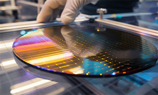 Technological Innovation and Development Trends of Showerhead Gas Distribution Plates